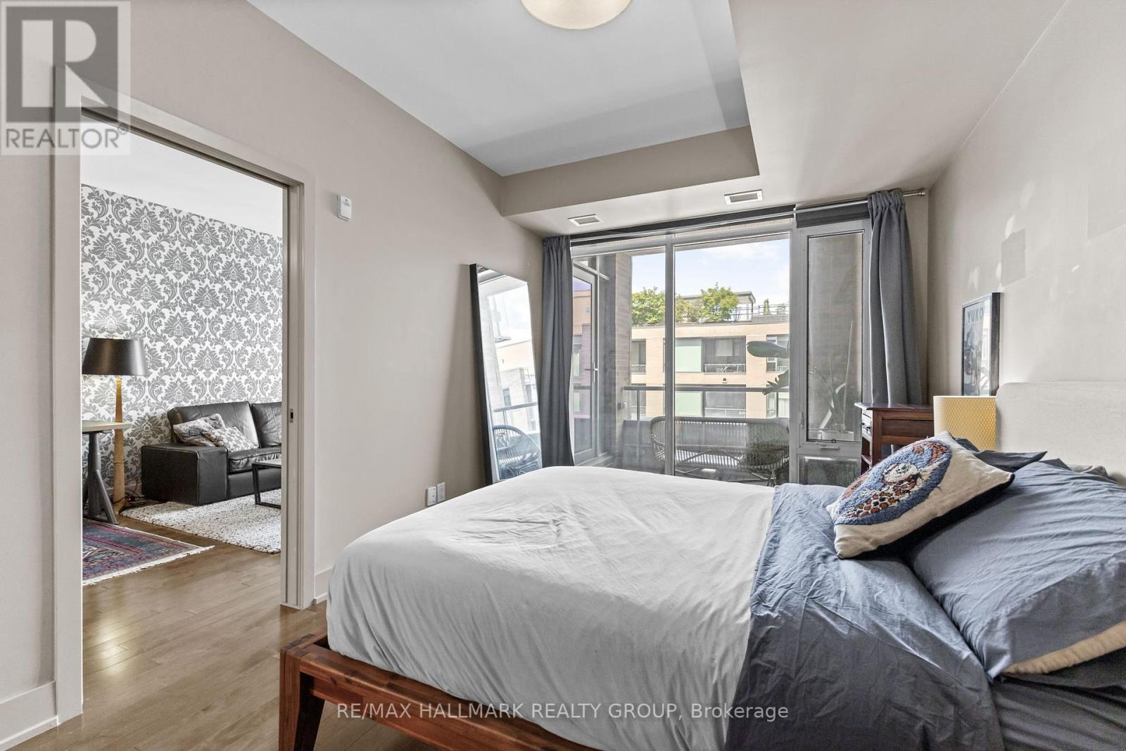 Photo 13 of 507 108 Richmond Road, Ottawa ON