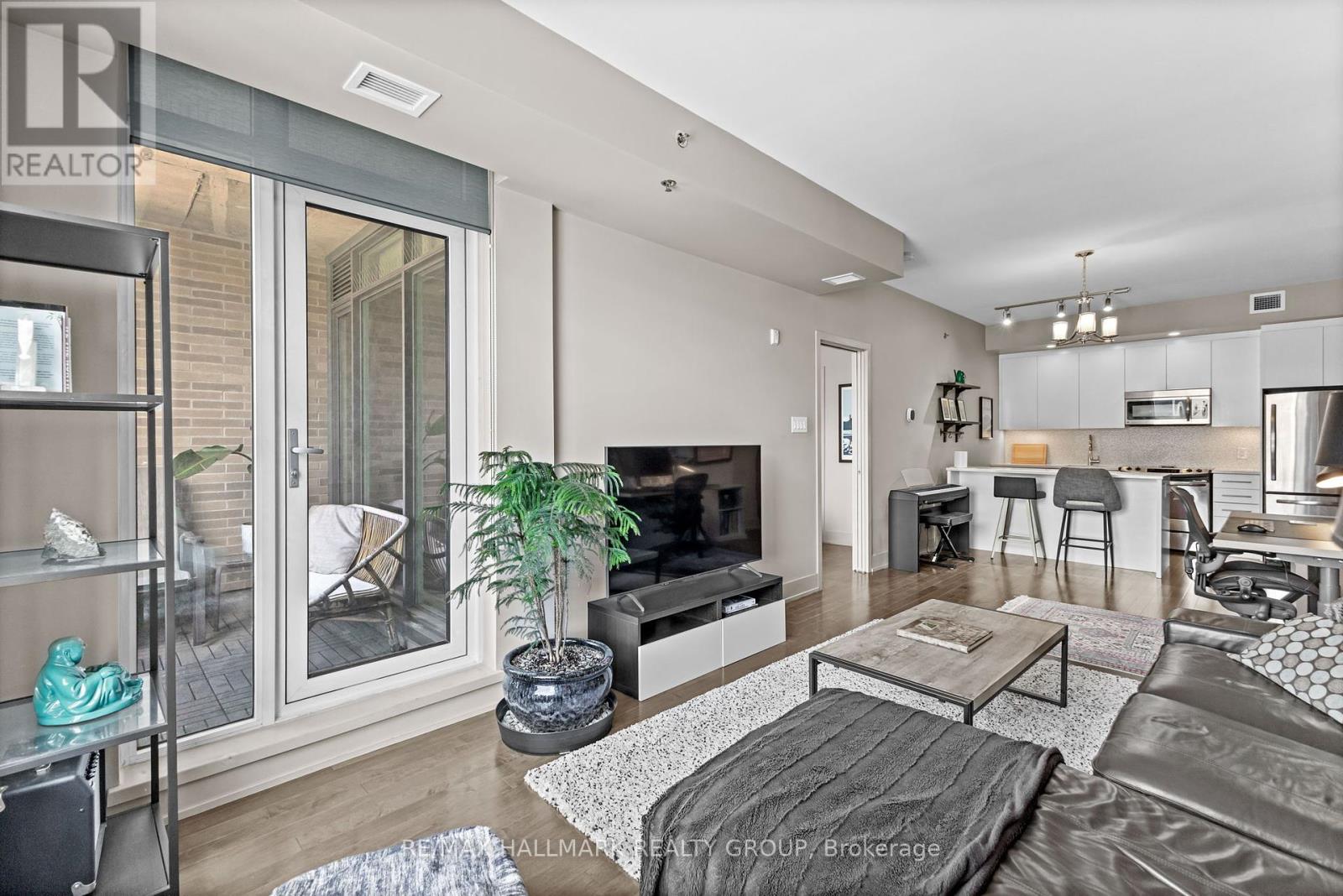 Photo 22 of 507 108 Richmond Road, Ottawa ON
