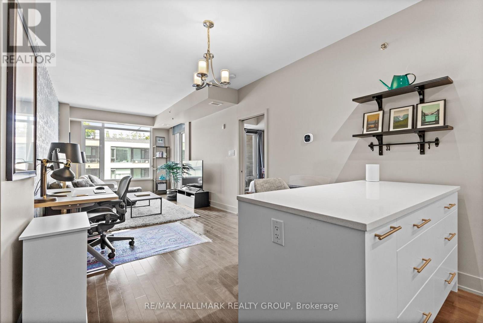 Photo 6 of 507 108 Richmond Road, Ottawa ON