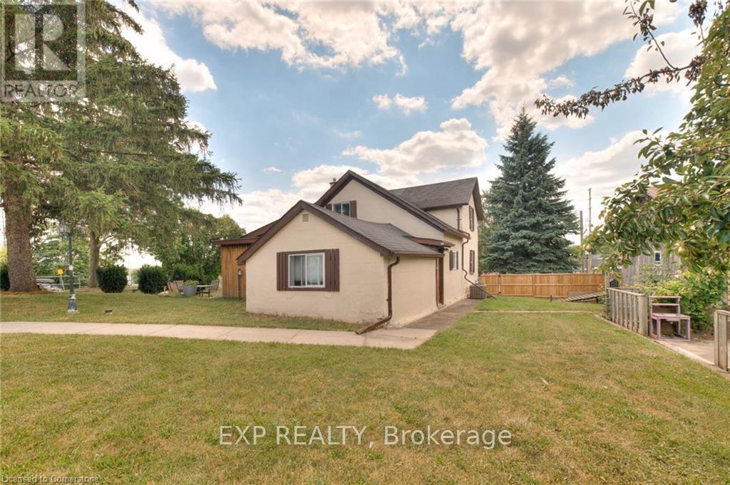 Photo 14 of 28 Manitou Drive, Kitchener ON
