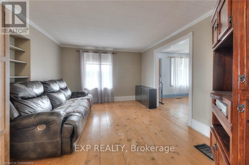 Photo 16 of 28 Manitou Drive, Kitchener ON