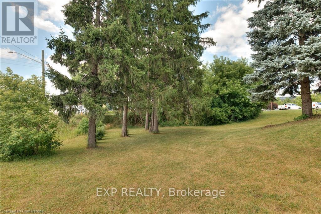Photo 26 of 28 Manitou Drive, Kitchener ON