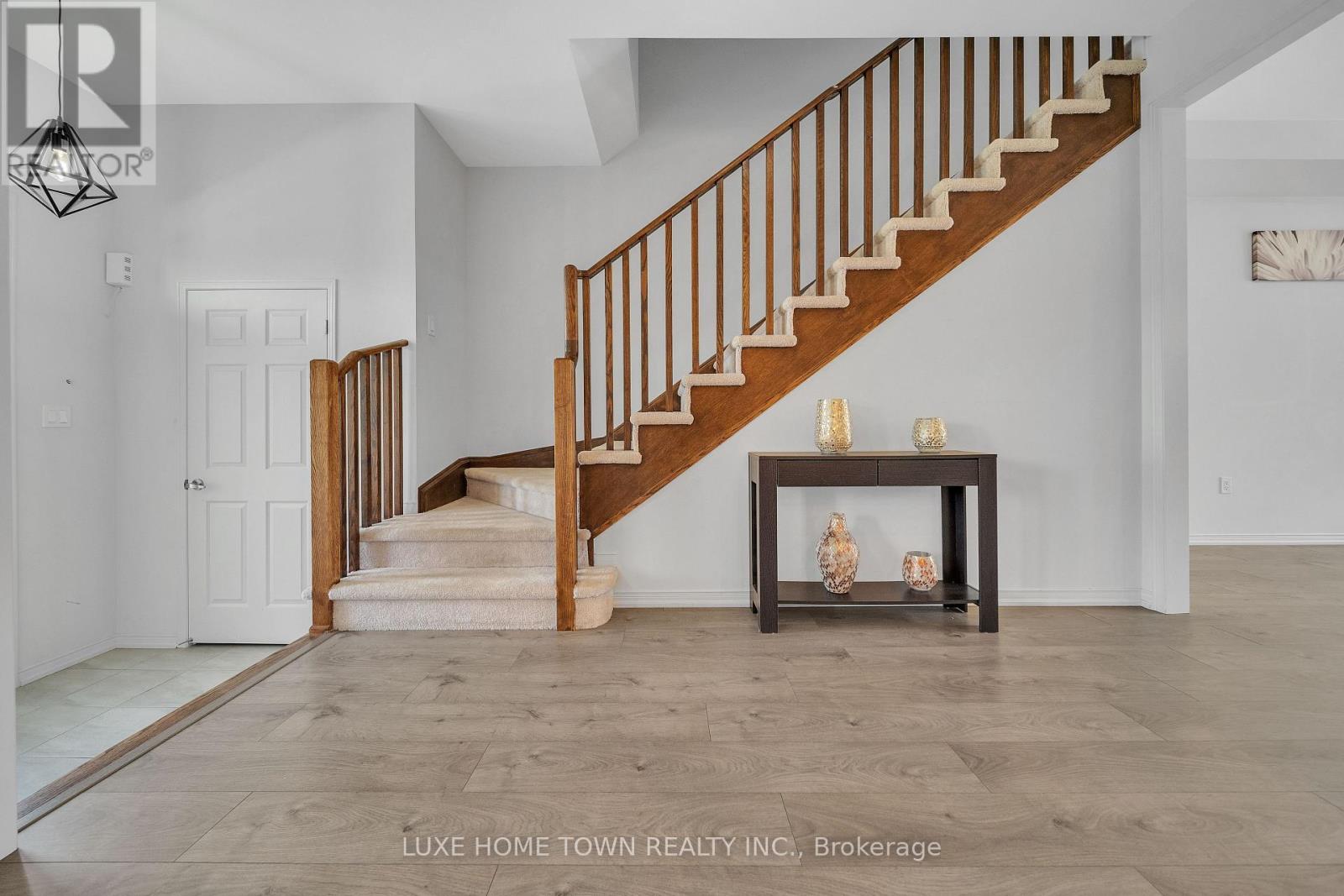 Photo 11 of 2 25 Elliot Avenue E, Centre Wellington ON