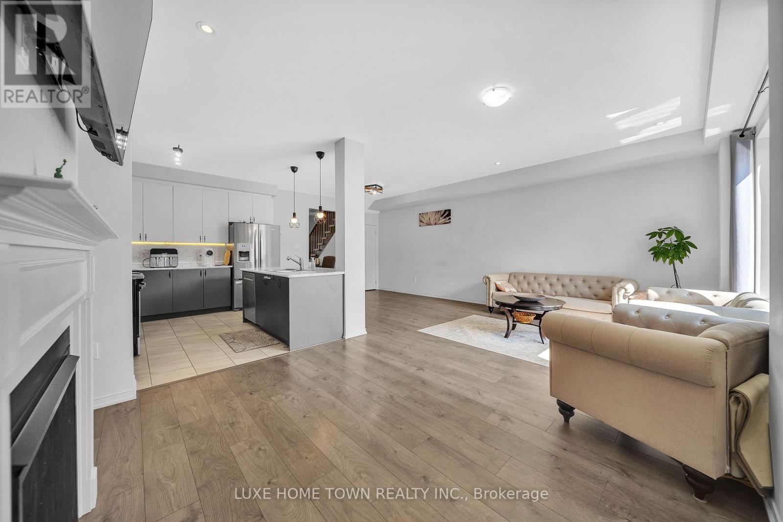 Photo 15 of 2 25 Elliot Avenue E, Centre Wellington ON