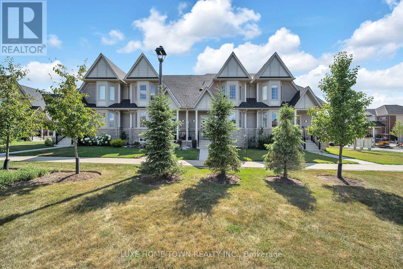Photo 3 of 2 25 Elliot Avenue E, Centre Wellington ON