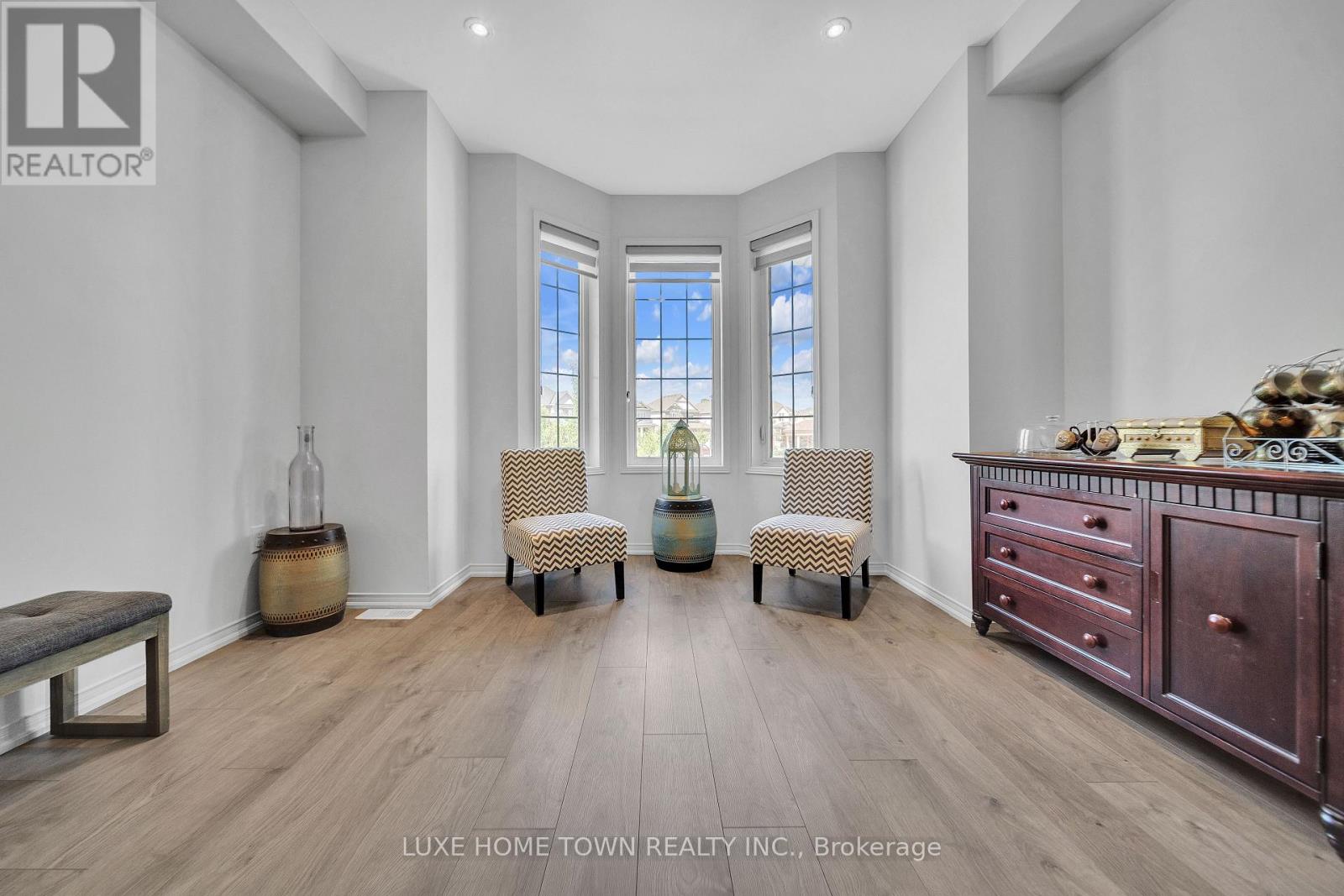 Photo 6 of 2 25 Elliot Avenue E, Centre Wellington ON