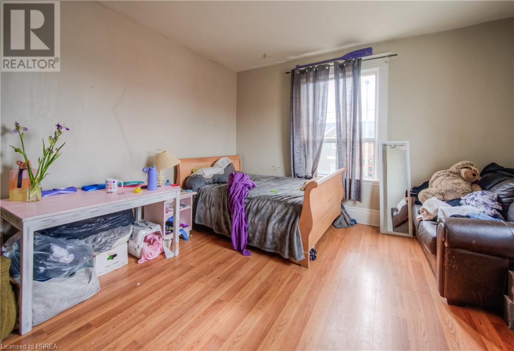 Photo 29 of 183 Market Street, Brantford ON