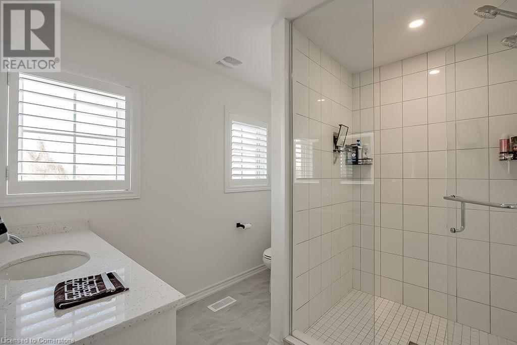 Photo 17 of 44 Mccurdy Avenue, Waterdown ON