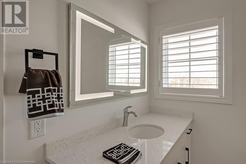 Photo 18 of 44 Mccurdy Avenue, Waterdown ON