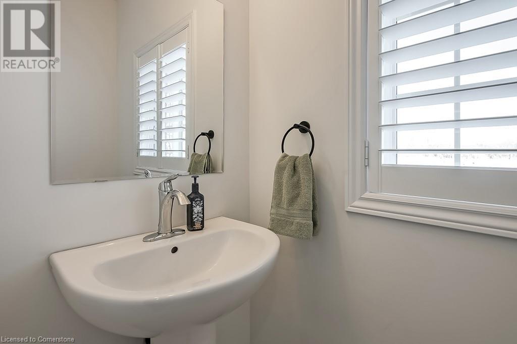 Photo 4 of 44 Mccurdy Avenue, Waterdown ON