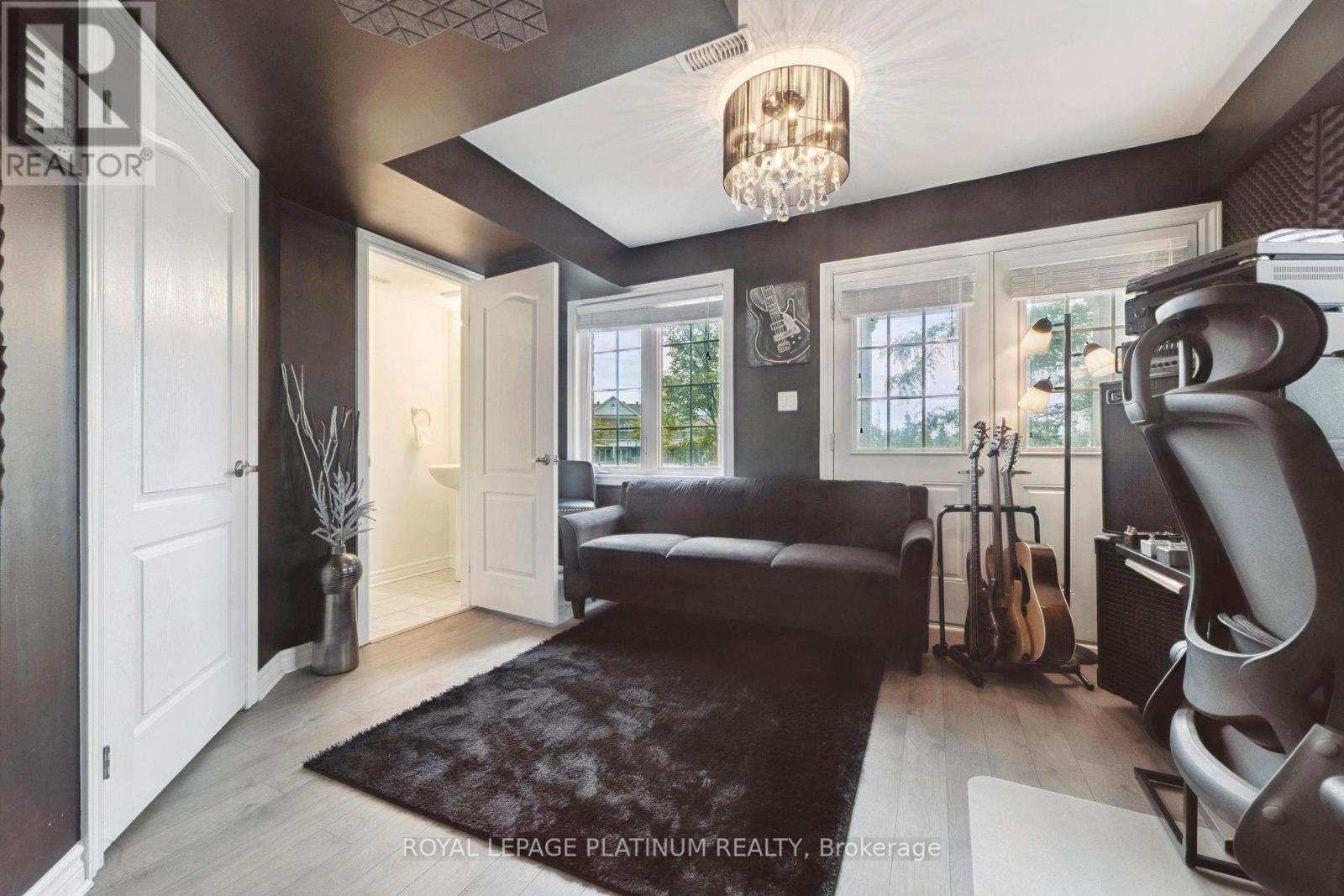 Photo 23 of 98 Ferris Square, Clarington ON