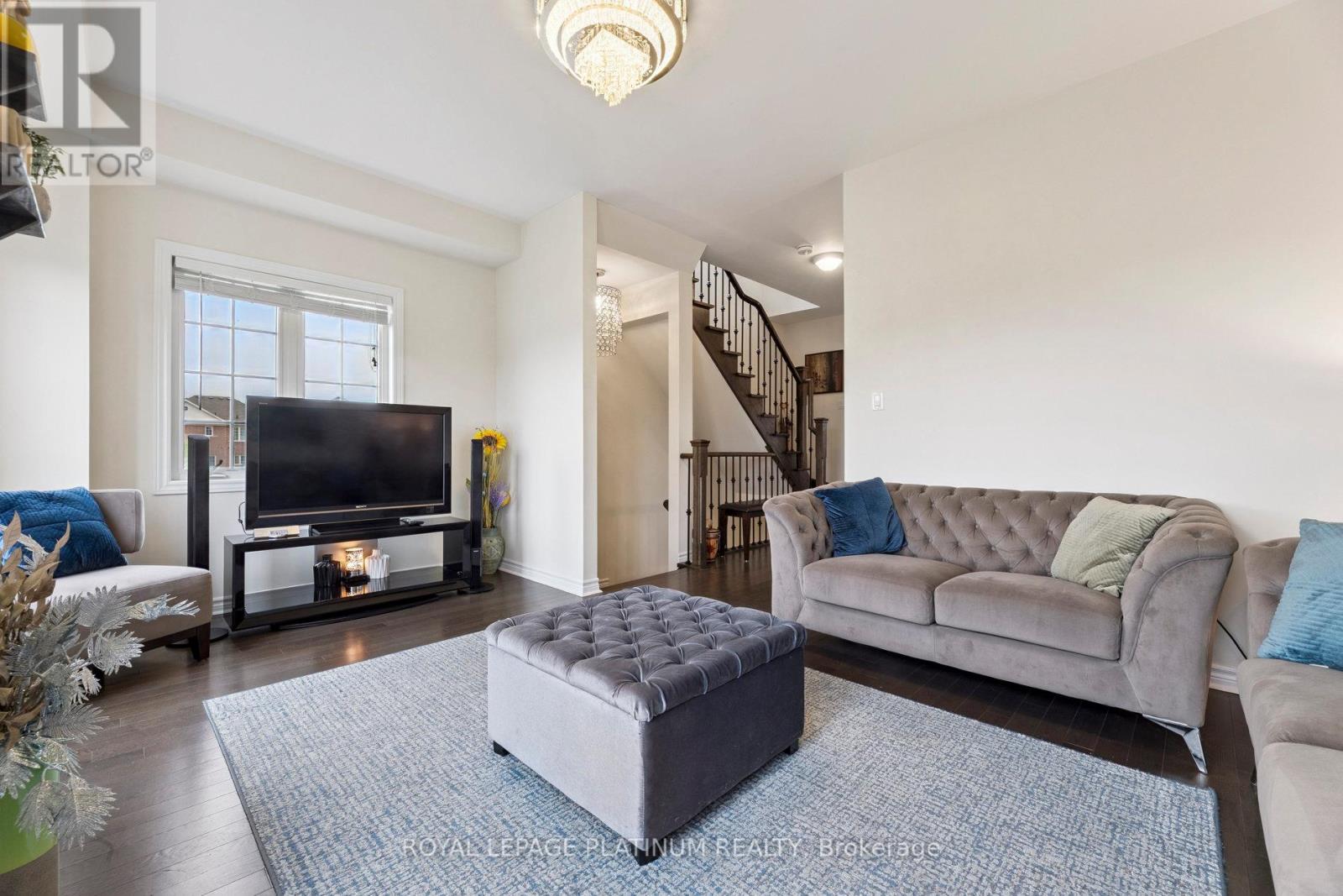 Photo 5 of 98 Ferris Square, Clarington ON