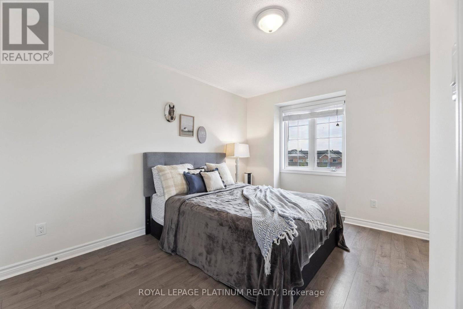 Photo 18 of 98 Ferris Square, Clarington ON