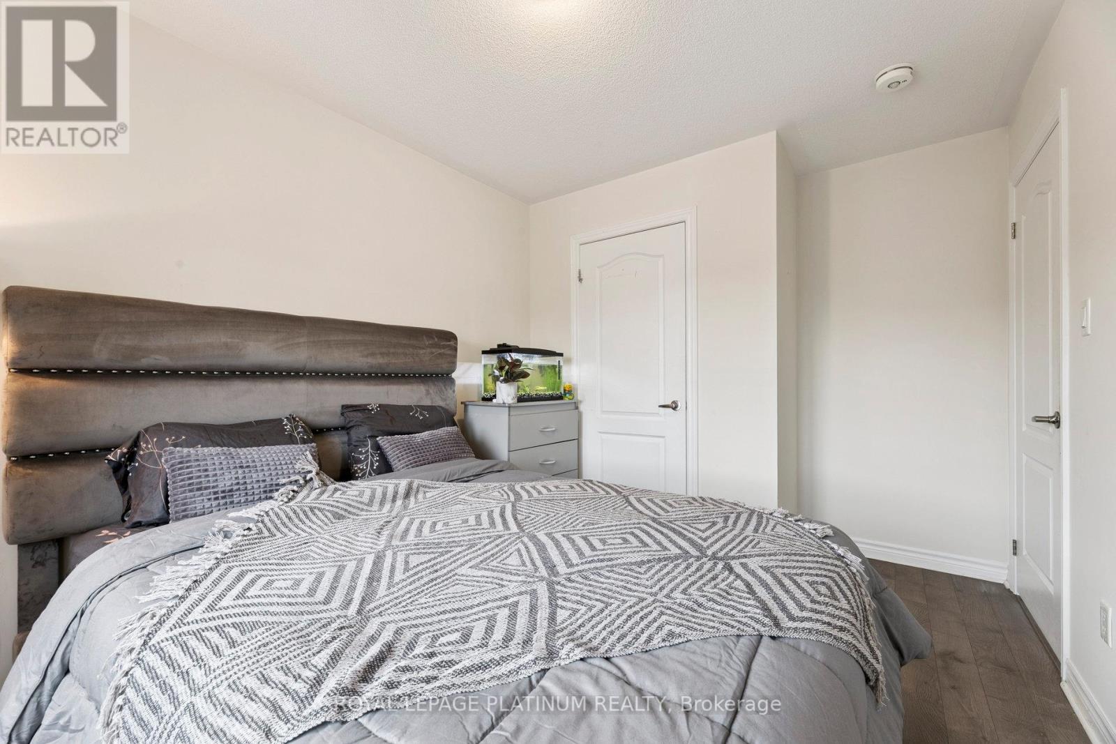 Photo 28 of 98 Ferris Square, Clarington ON