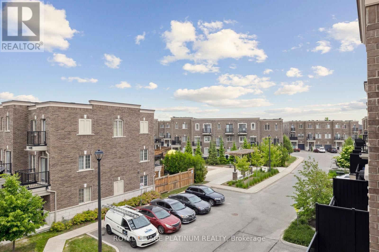 Photo 4 of 98 Ferris Square, Clarington ON