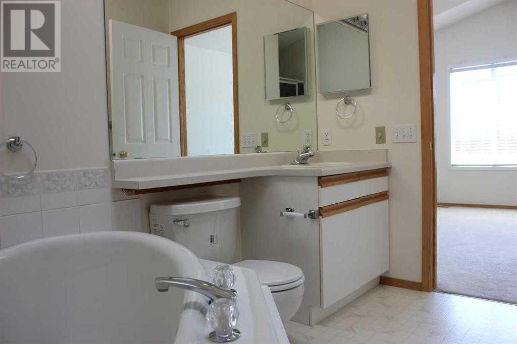 Photo 13 of 179 Sunlake Way Se, Calgary AB