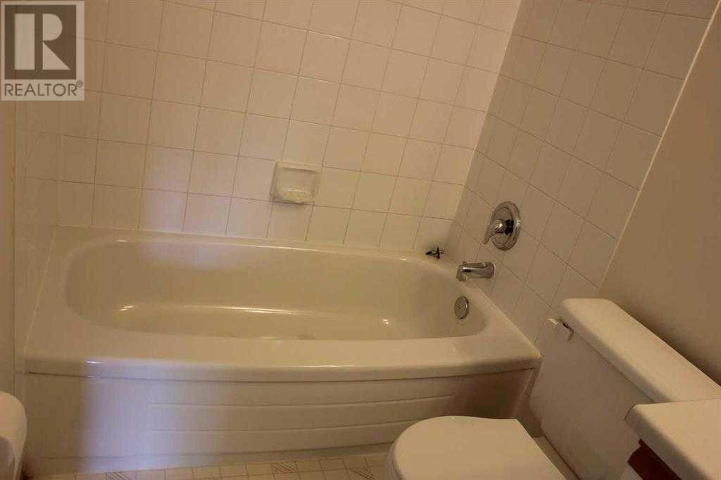 Photo 20 of 179 Sunlake Way Se, Calgary AB