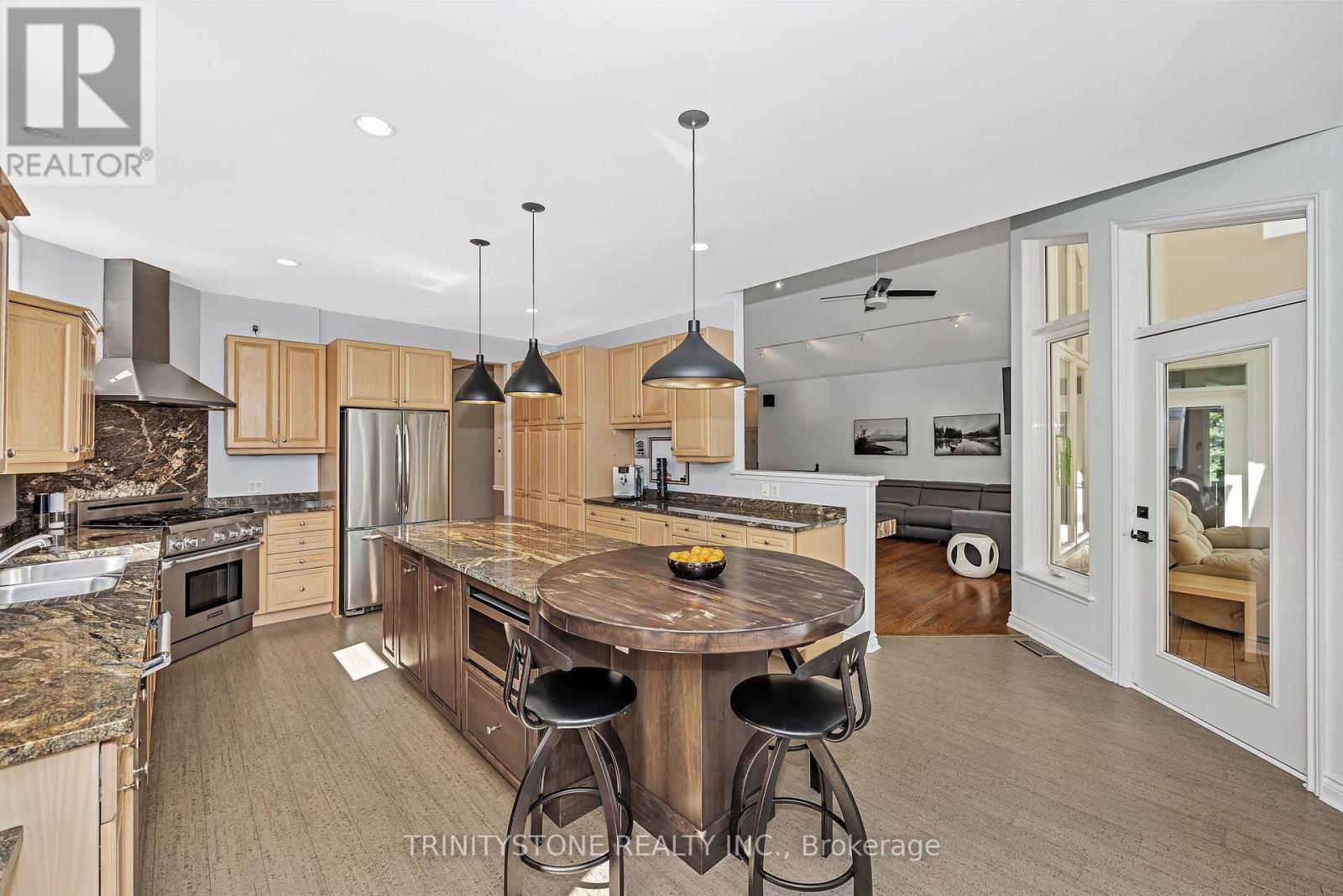 Photo 12 of 36 Sawgrass Circle, Ottawa ON
