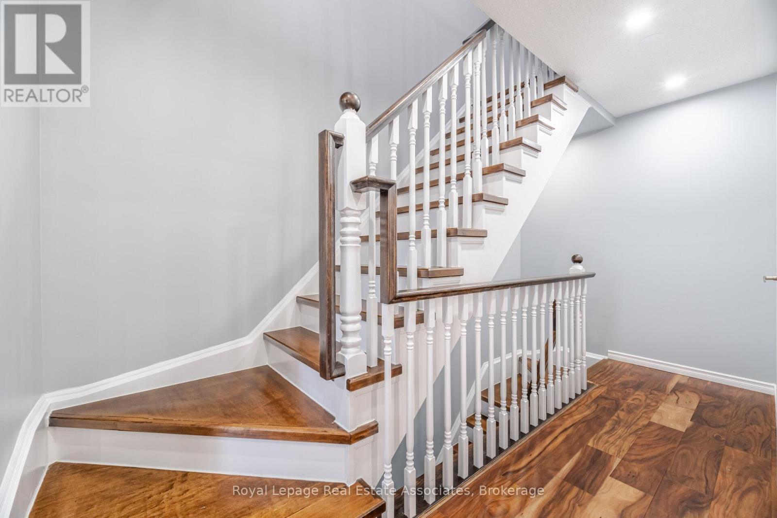 Photo 21 of 932 Burgess Gardens, Milton ON