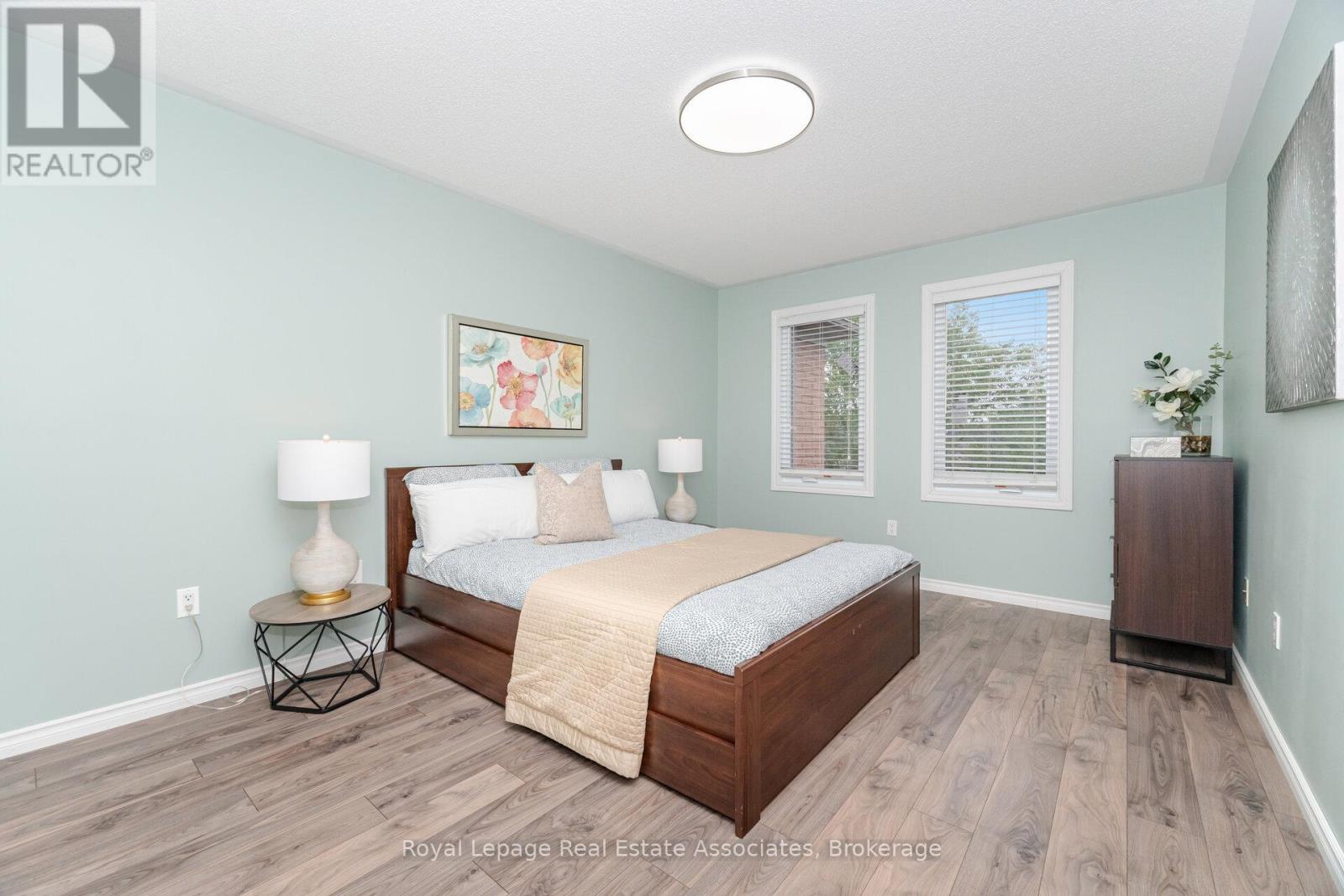 Photo 23 of 932 Burgess Gardens, Milton ON