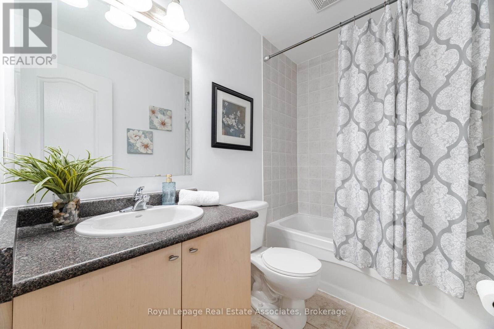 Photo 27 of 932 Burgess Gardens, Milton ON