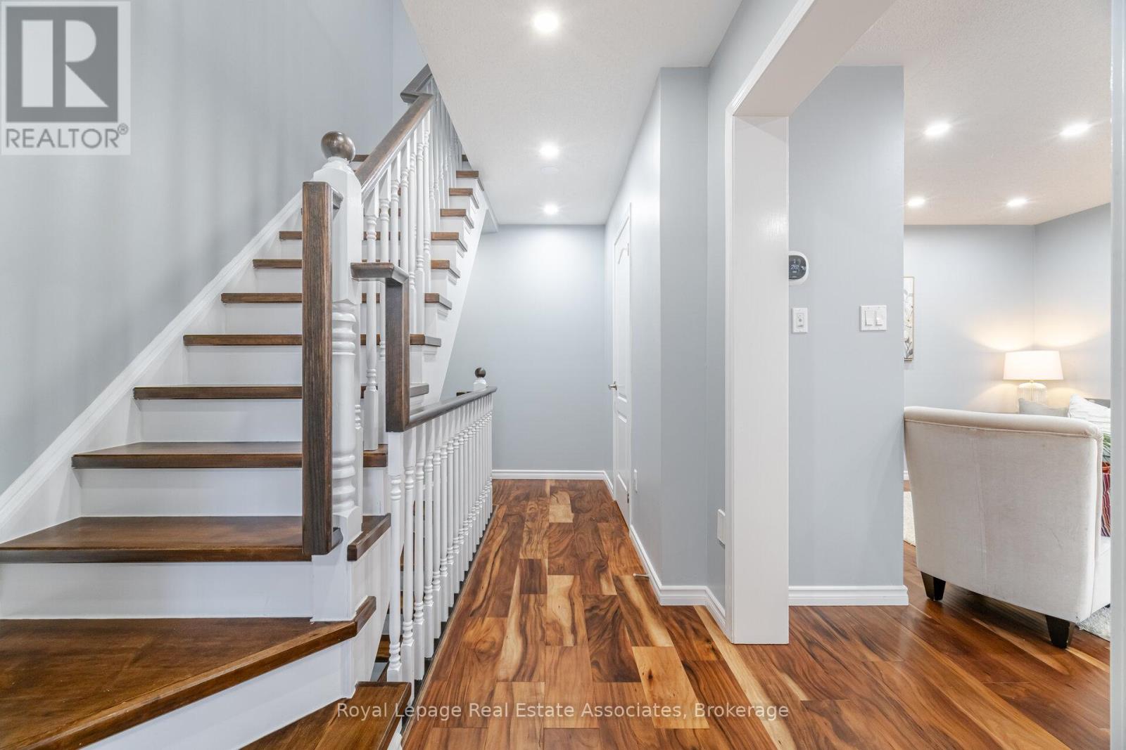 Photo 7 of 932 Burgess Gardens, Milton ON