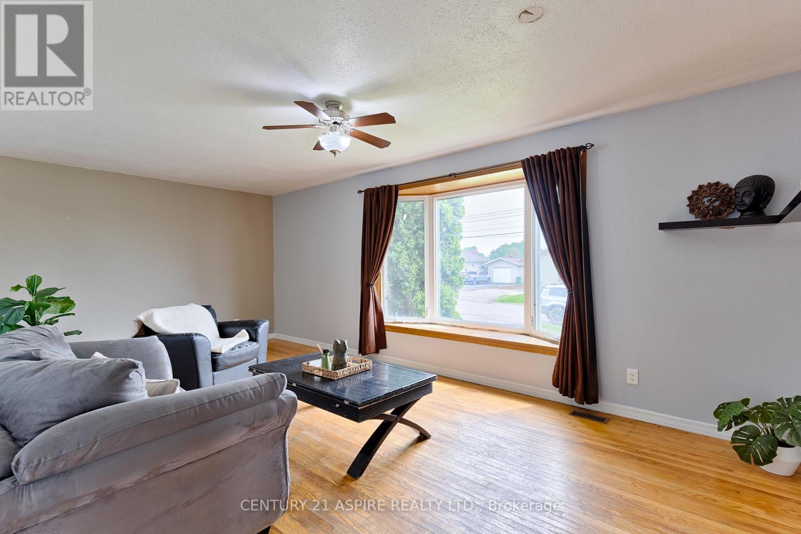 Photo 15 of 123 Ellis Avenue, Pembroke ON