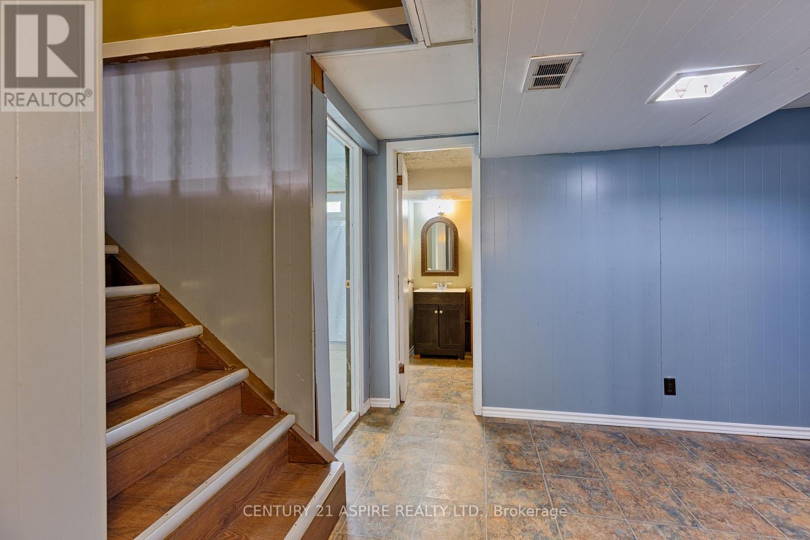 Photo 35 of 123 Ellis Avenue, Pembroke ON
