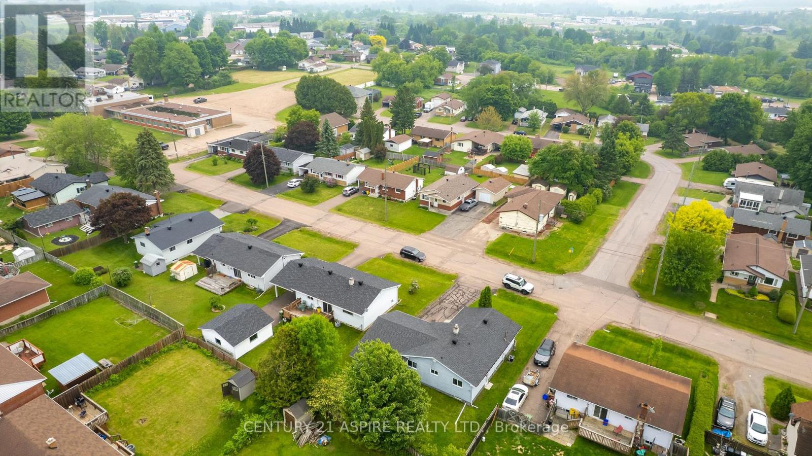 Photo 7 of 123 Ellis Avenue, Pembroke ON