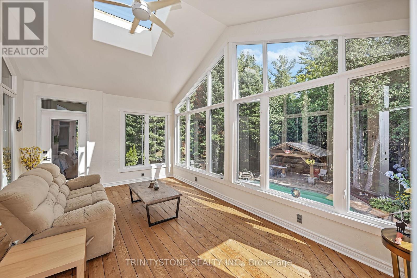 Photo 17 of 36 Sawgrass Circle, Ottawa ON