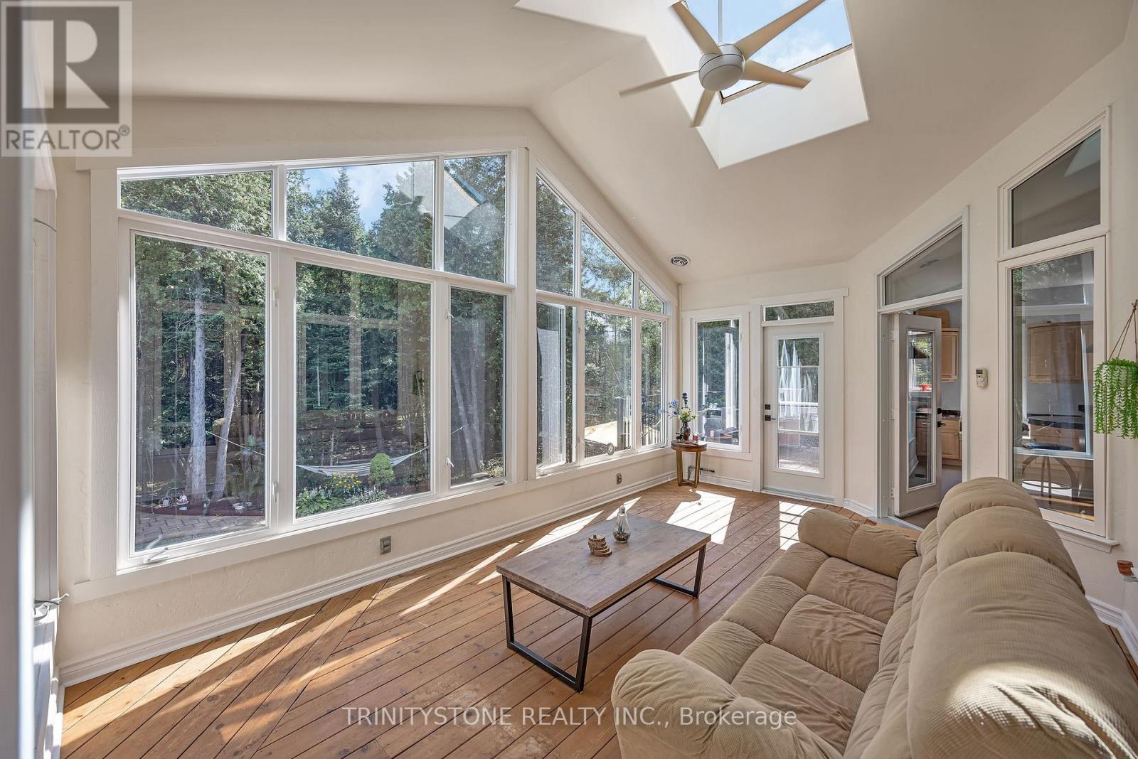 Photo 18 of 36 Sawgrass Circle, Ottawa ON