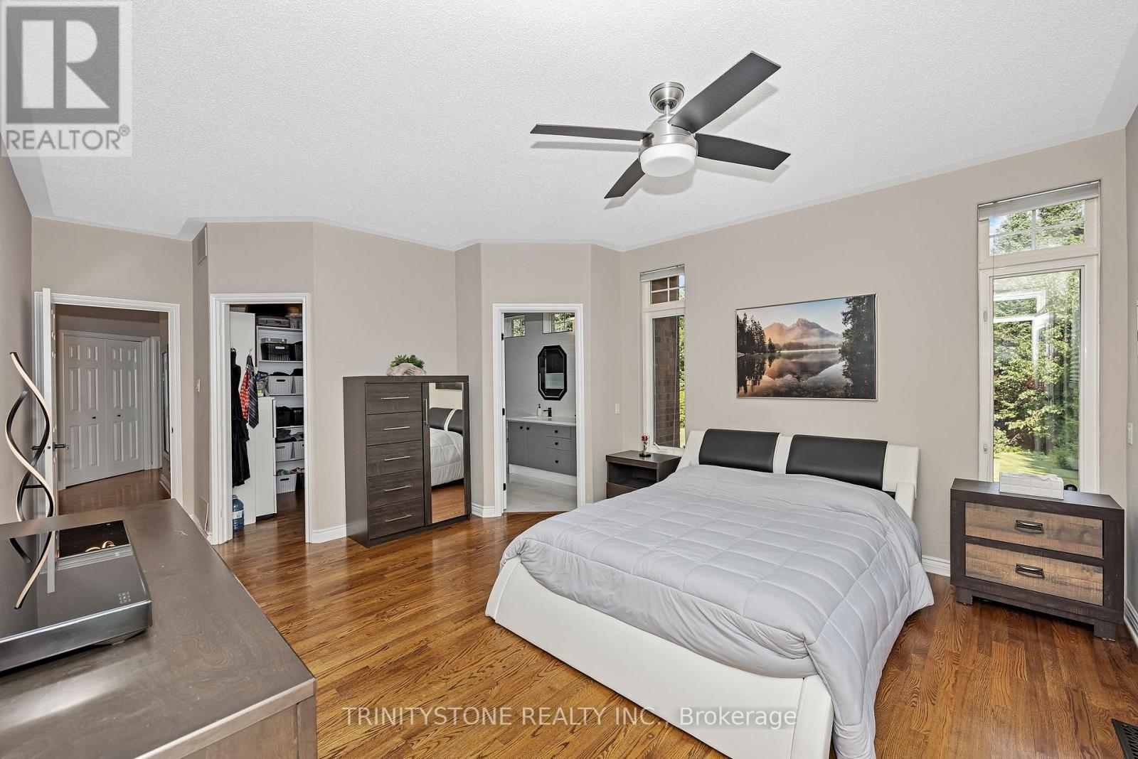 Photo 19 of 36 Sawgrass Circle, Ottawa ON