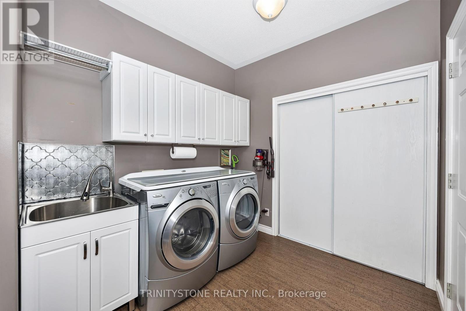 Photo 23 of 36 Sawgrass Circle, Ottawa ON