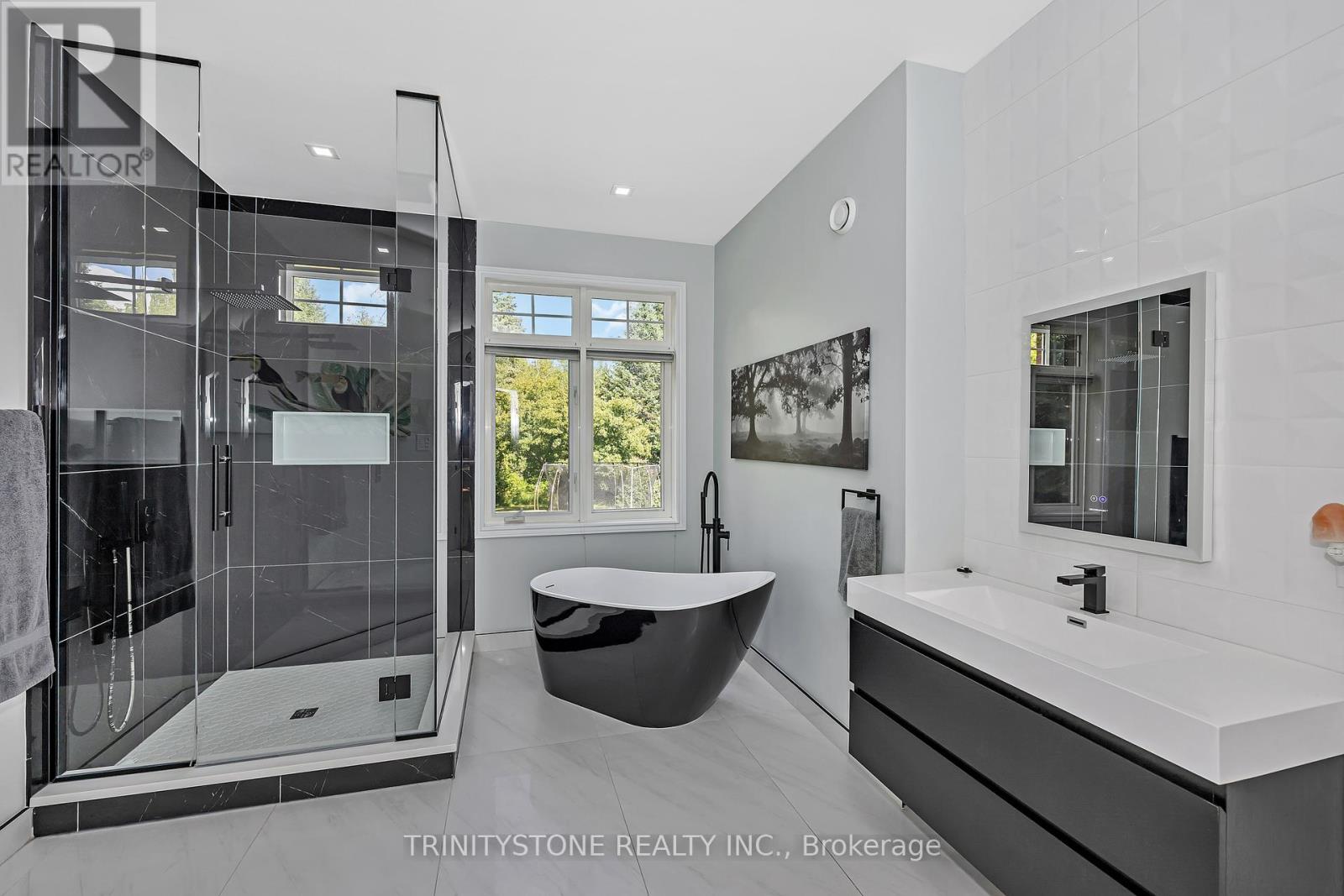 Photo 25 of 36 Sawgrass Circle, Ottawa ON