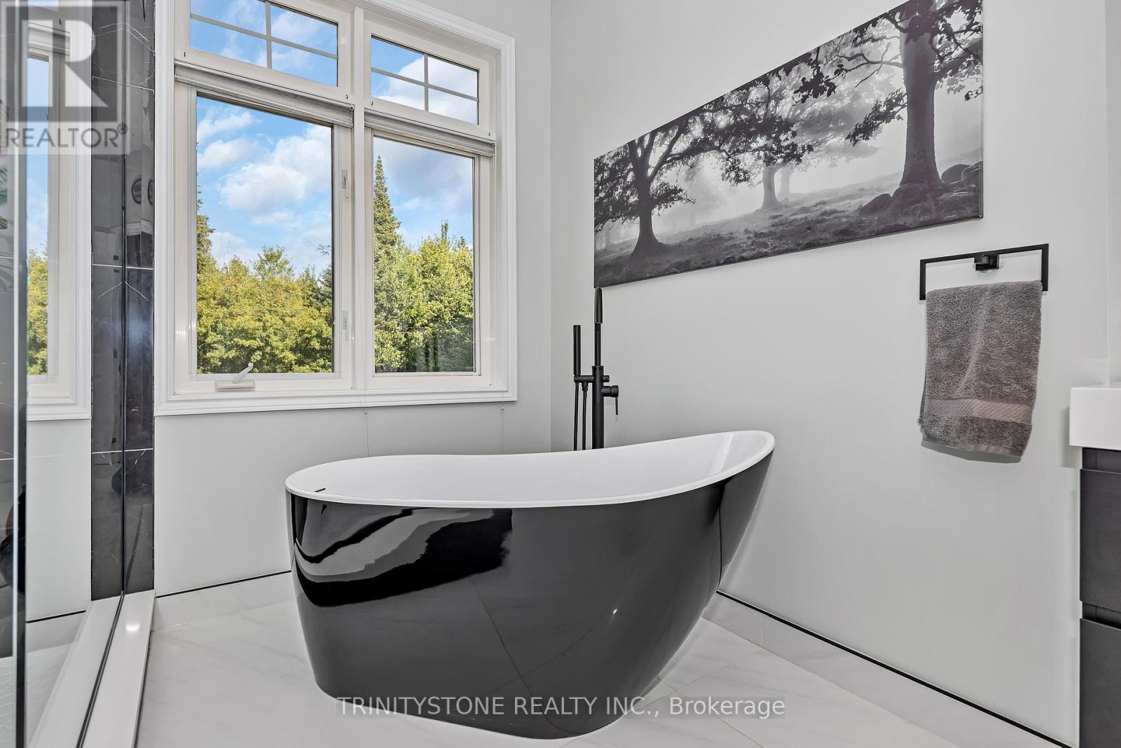 Photo 26 of 36 Sawgrass Circle, Ottawa ON