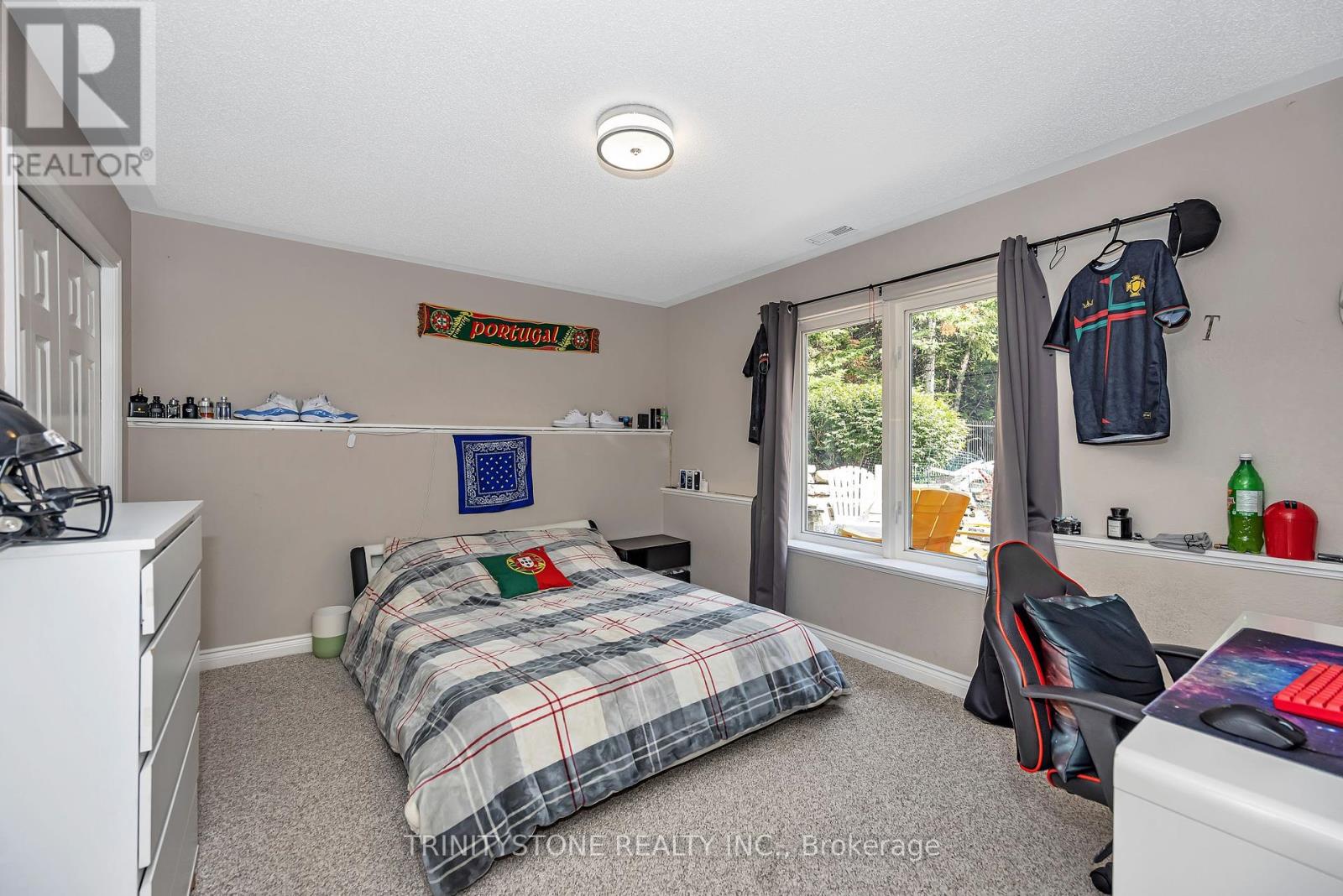 Photo 35 of 36 Sawgrass Circle, Ottawa ON