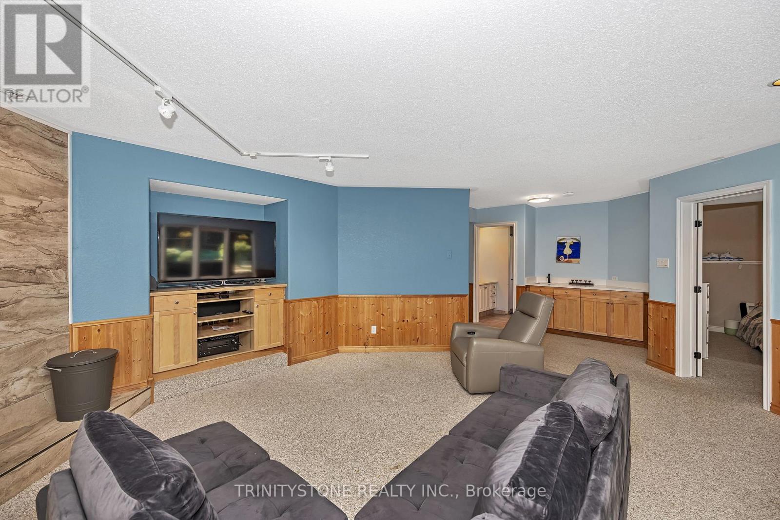 Photo 30 of 36 Sawgrass Circle, Ottawa ON