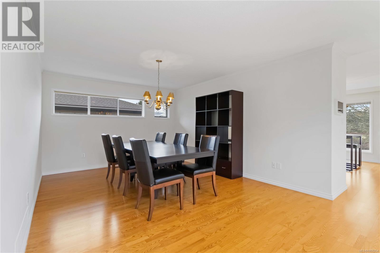 103 2345 Cedar Hill Cross Rd, Oak Bay