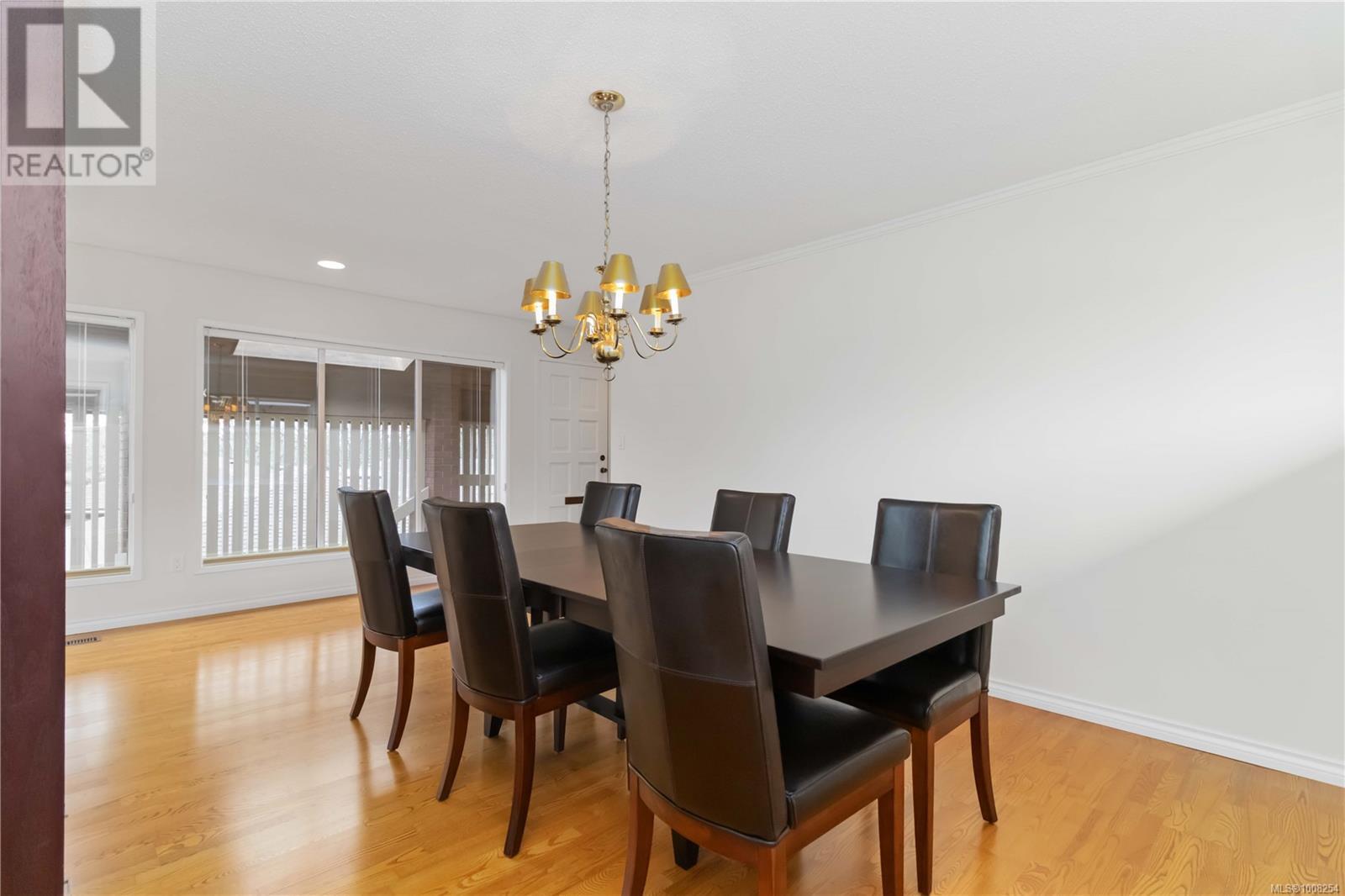 103 2345 Cedar Hill Cross Rd, Oak Bay