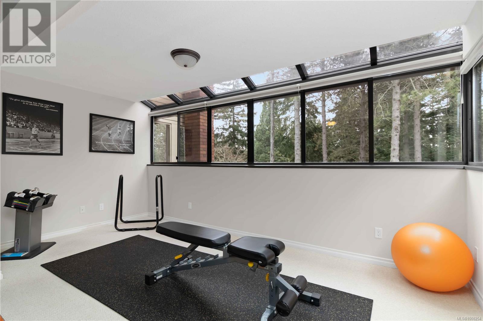 103 2345 Cedar Hill Cross Rd, Oak Bay