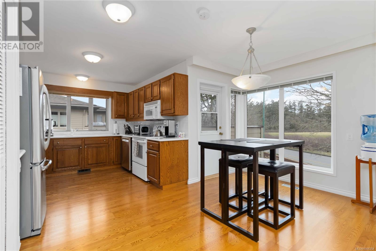 103 2345 Cedar Hill Cross Rd, Oak Bay