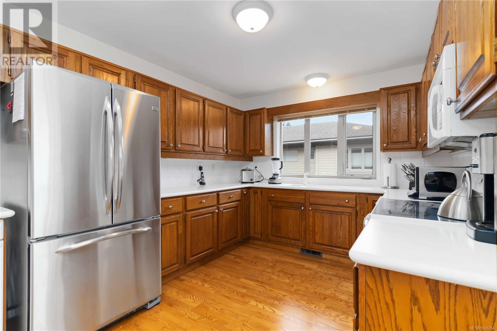 103 2345 Cedar Hill Cross Rd, Oak Bay