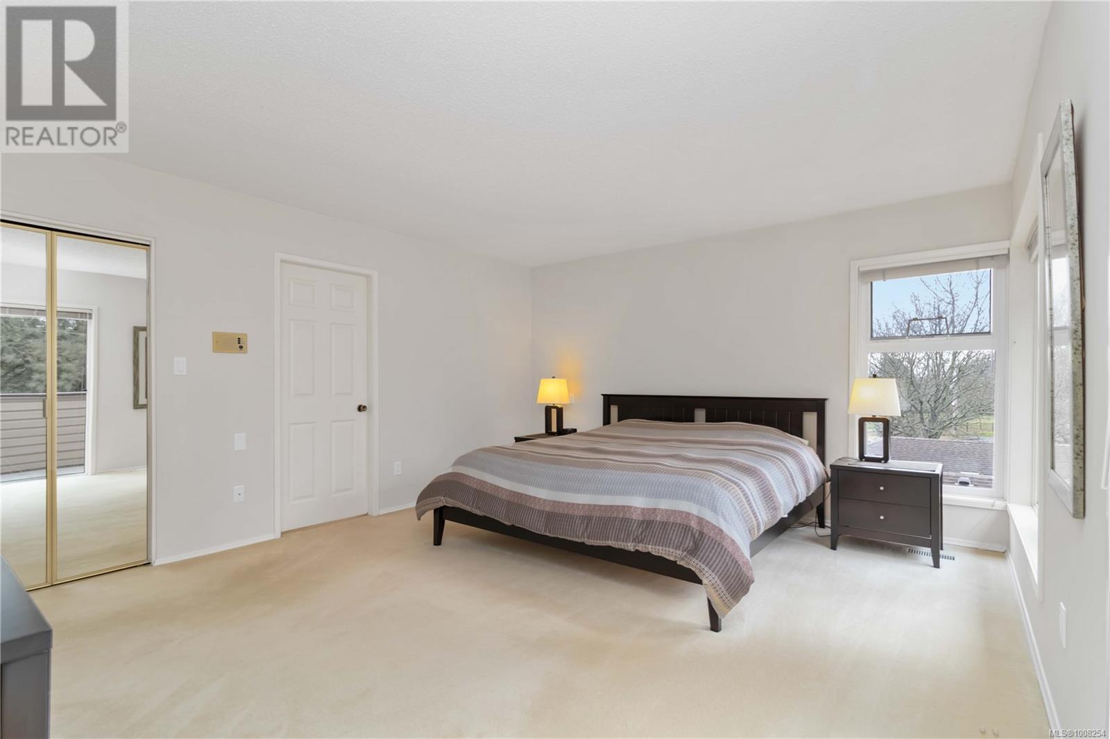 103 2345 Cedar Hill Cross Rd, Oak Bay
