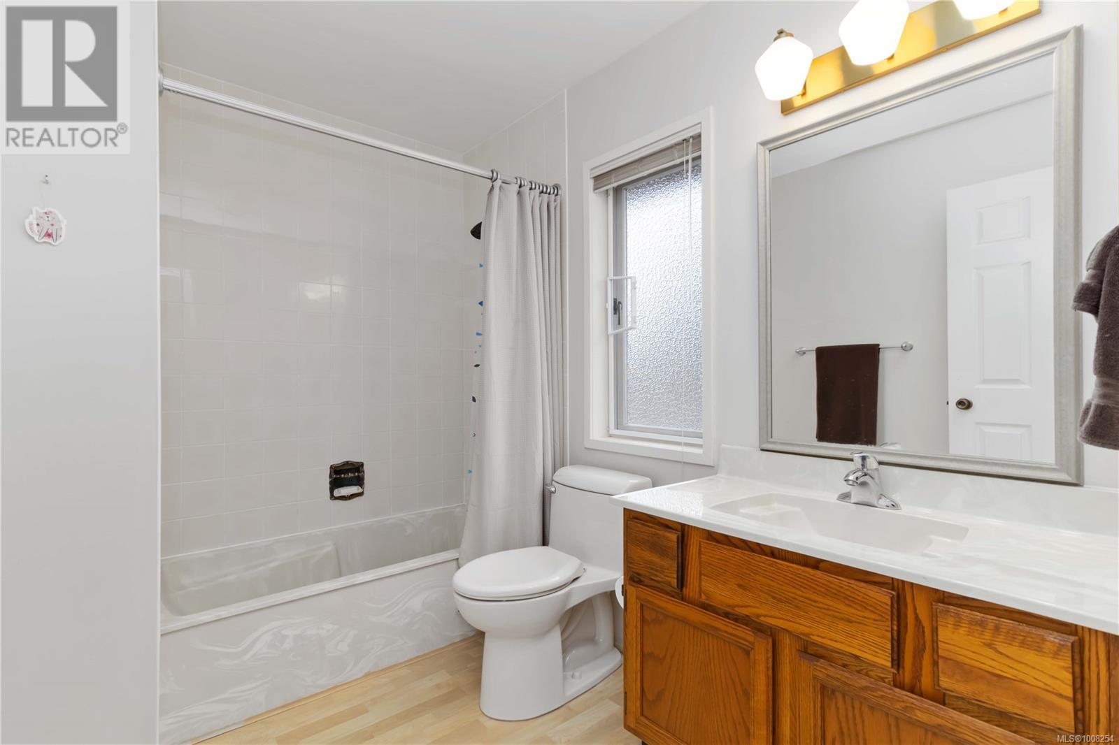 103 2345 Cedar Hill Cross Rd, Oak Bay