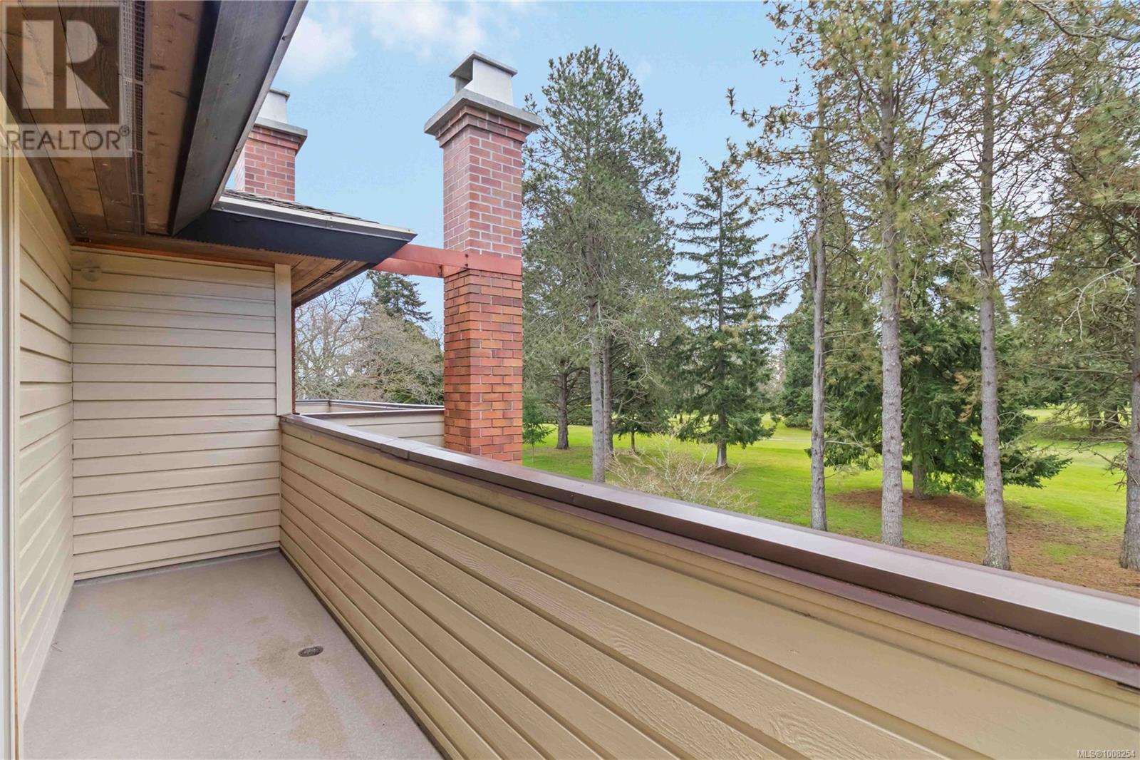 103 2345 Cedar Hill Cross Rd, Oak Bay