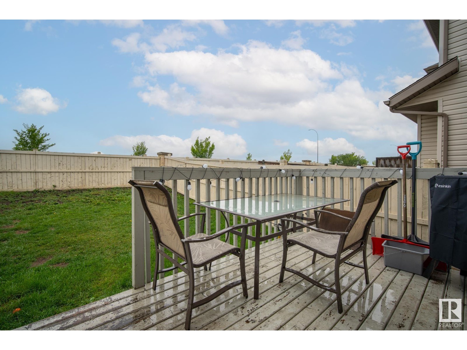 Photo 6 of 16024 10 Av Sw Sw, Edmonton AB