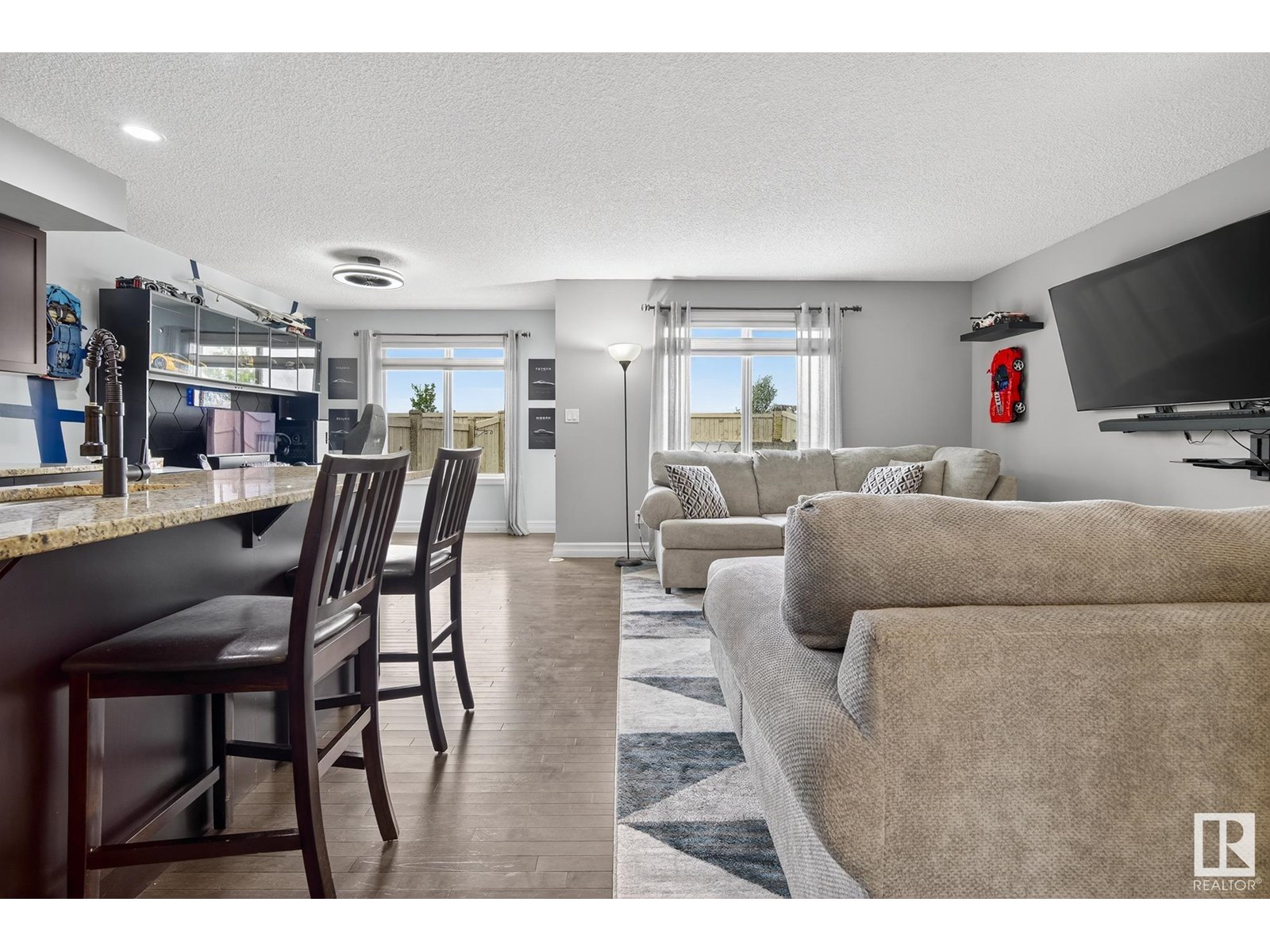 Photo 13 of 16024 10 Av Sw Sw, Edmonton AB