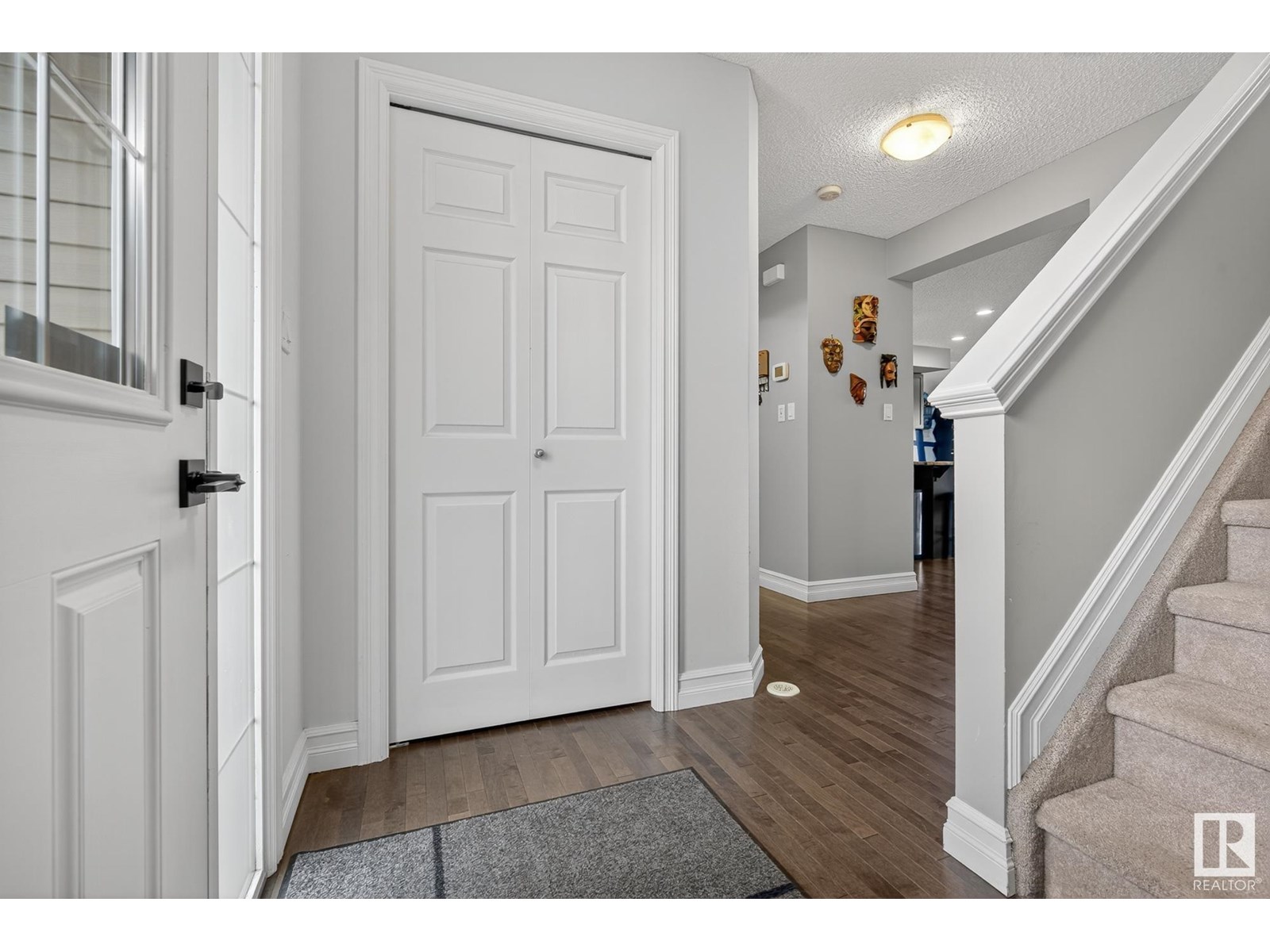 Photo 11 of 16024 10 Av Sw Sw, Edmonton AB