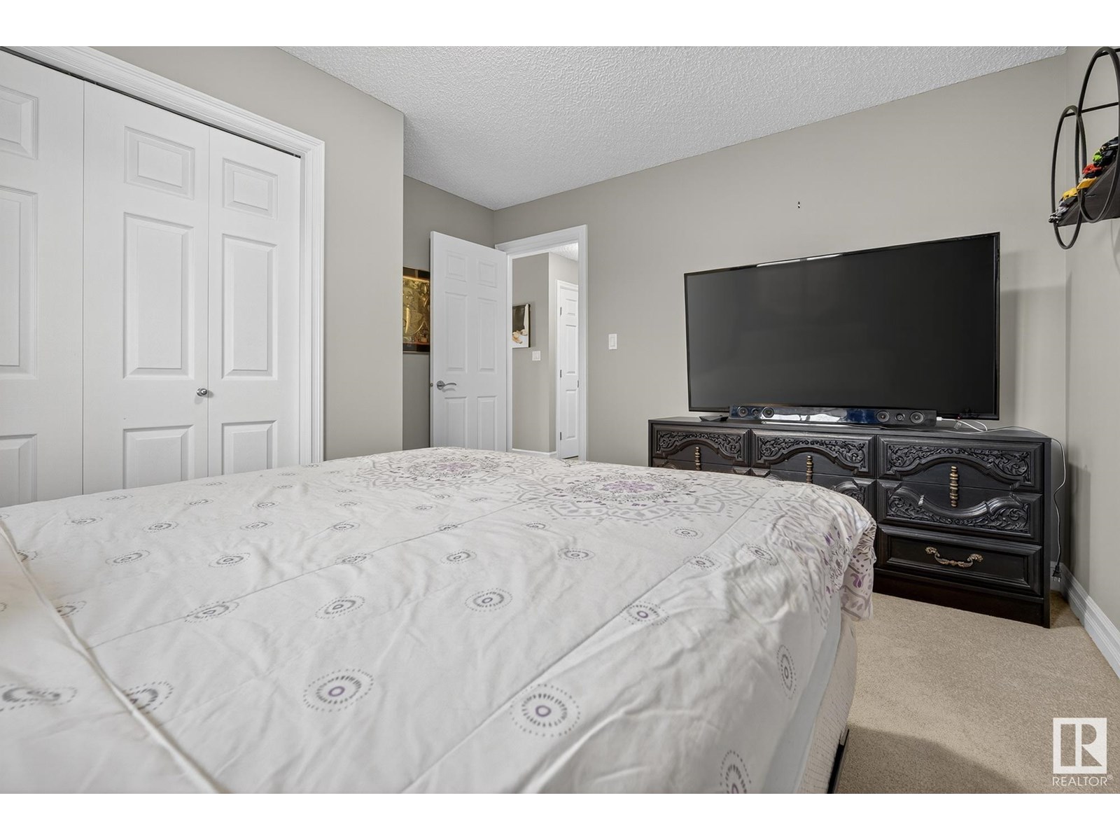 Photo 32 of 16024 10 Av Sw Sw, Edmonton AB