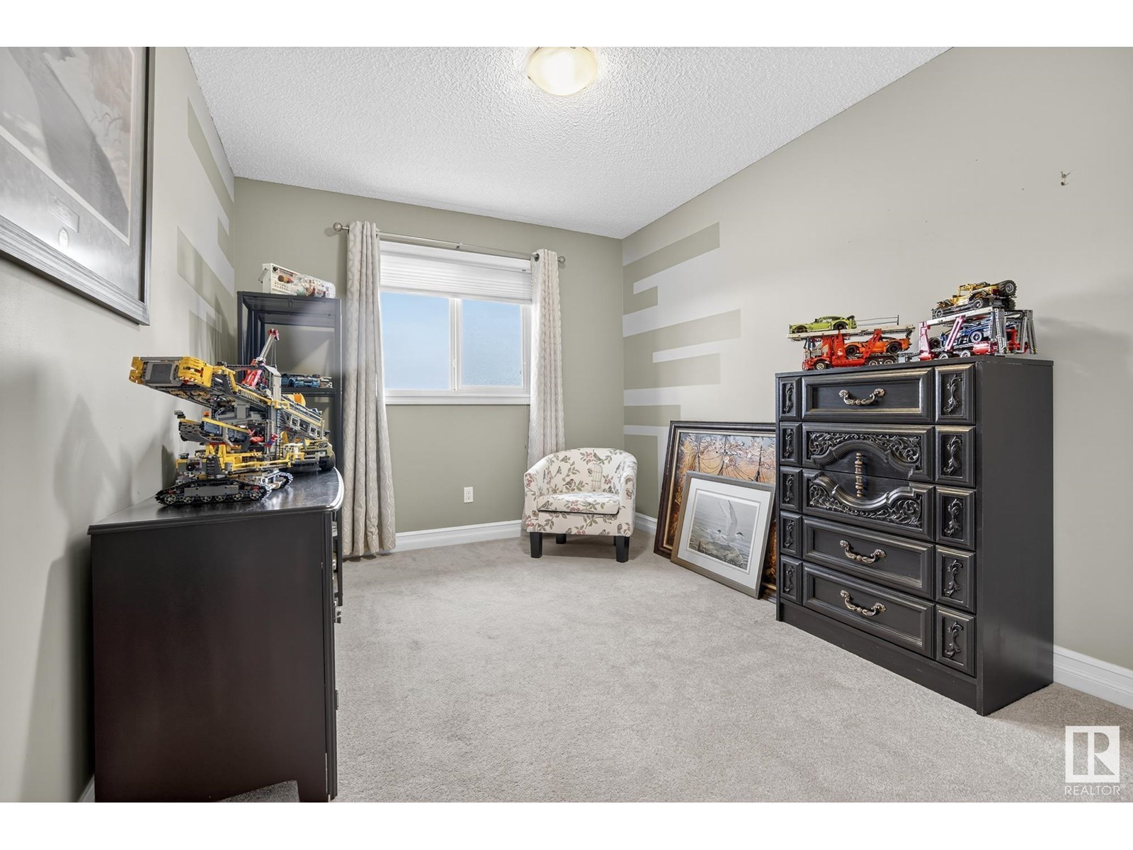 Photo 33 of 16024 10 Av Sw Sw, Edmonton AB